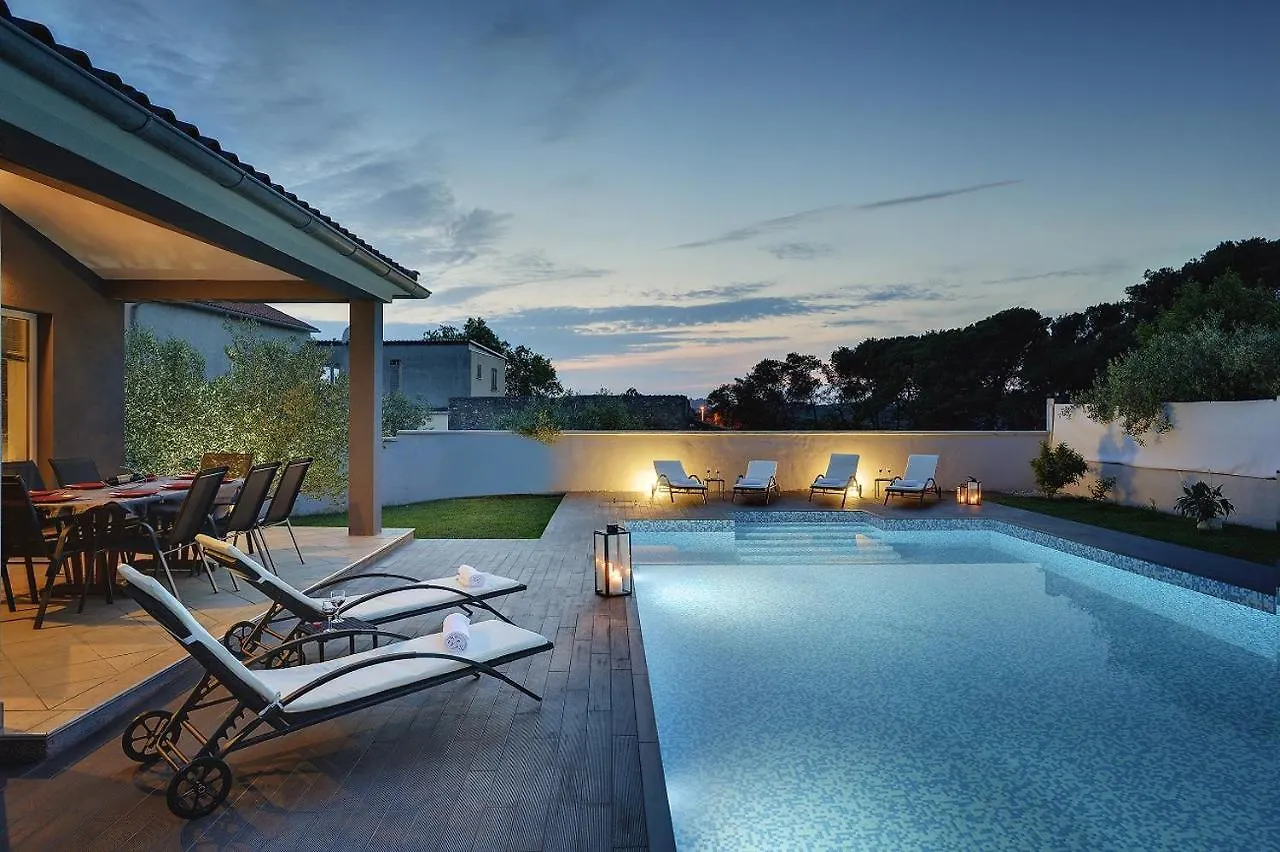 Villa Entini Vinkuran Holiday home