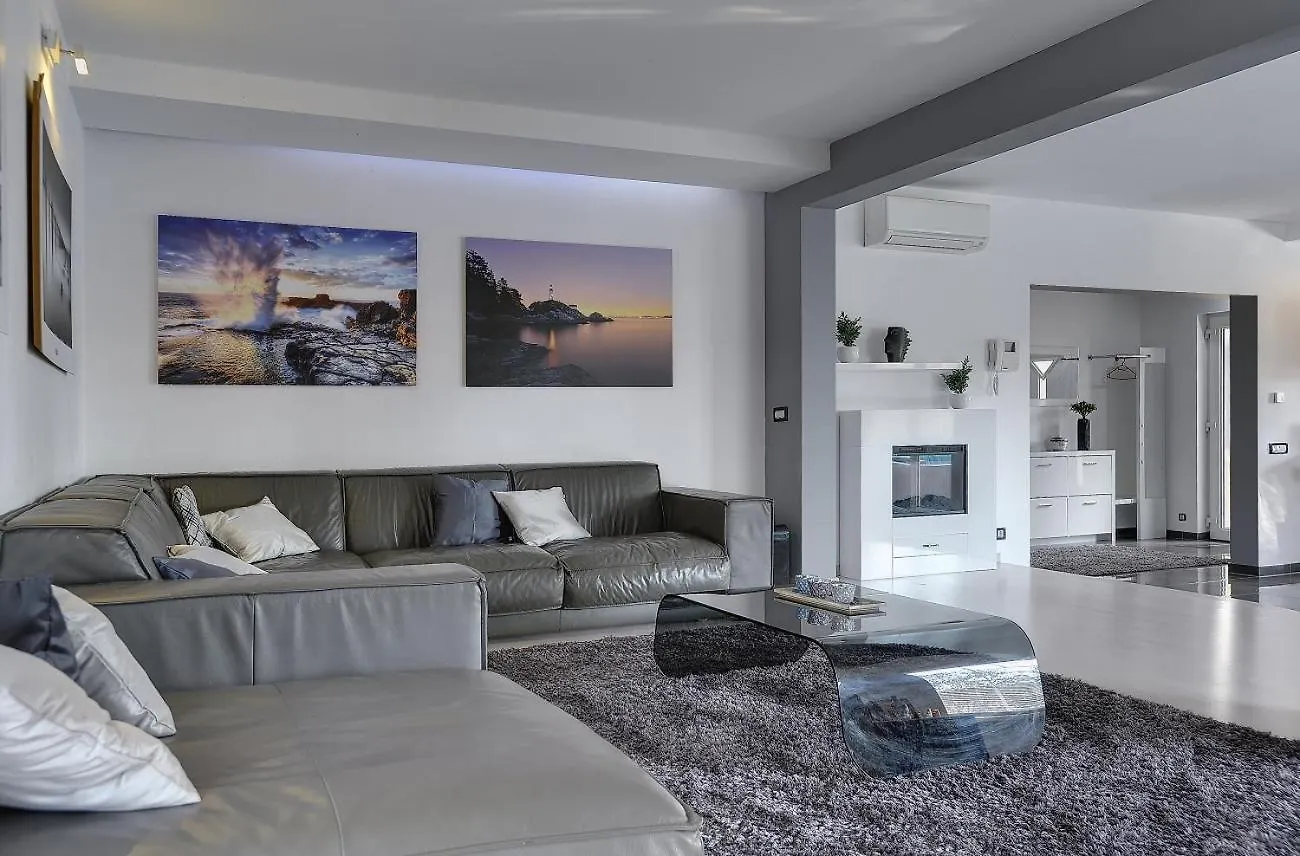 Villa Entini Vinkuran Croatia